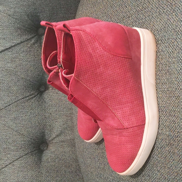 Journee Collection Pink Wedge Sneakers - Picture 4 of 5